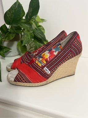 Toms Open Toe Espadrilles Wedge Sandals, Size 8